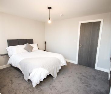 3 bedroom apartment to rent - Photo 4