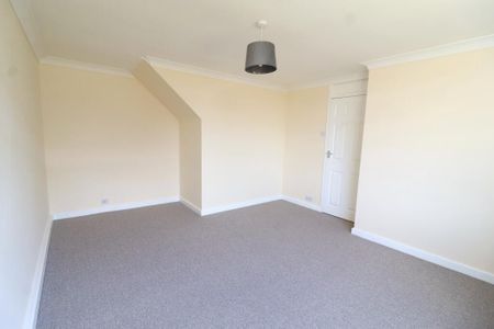 3 bedroom terraced house to rent - Photo 2