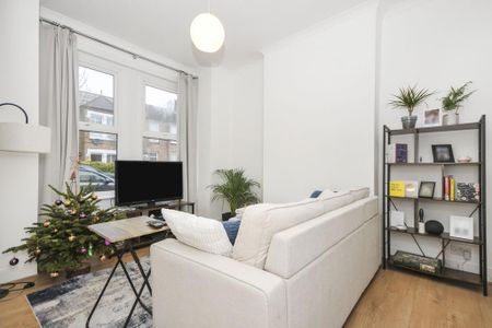 3 bedroom terraced house to rent - Photo 2