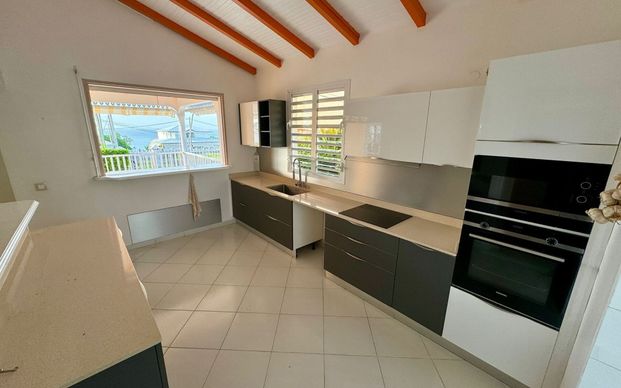 Maison à louer 3 pièces • 157 m2 Baie-Mahault - Photo 1