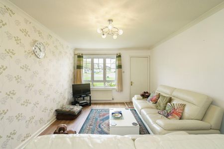 3 bedroom detached house to rent - Photo 4
