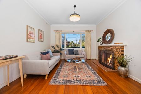 Character, Comfort and Lifestyle in Prime Glen Iris Location - Photo 5