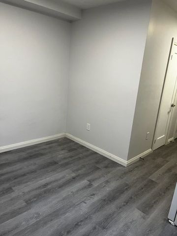 For Lease - 2704 Danforth Avenue, Toronto, Ontario - Photo 3