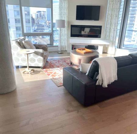 Edmonton Furnished Condo Rental in Downtown - Live in Edmonton's most desirable building, The Pearl! - Photo 2