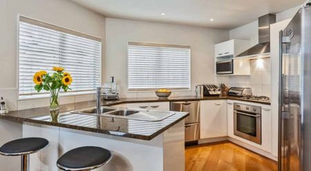 A modern stand alone town house - Photo 4