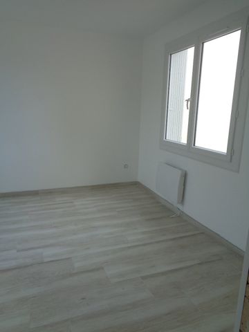 Location Appartement 4 pièces 118m² BEZIERS 34500 - Photo 2