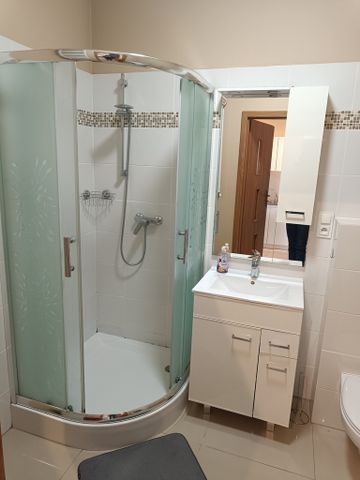 Umeblowana kawalerka z balkonem. - Photo 5