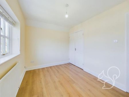 3 bedroom detached house to rent - Photo 5