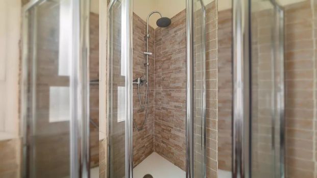 Room in a shared 8-bedroom apartment for rent in Vila de Gràcia. - Photo 1