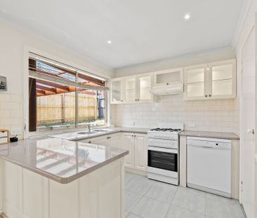 Spacious Living with Alfresco Entertaining Appeal - Photo 3