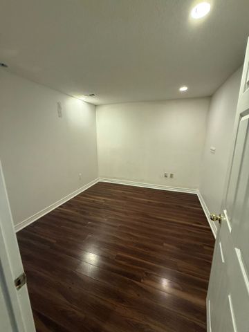 For Lease - 3009 Olympus Mews, Mississauga, Ontario - Photo 2