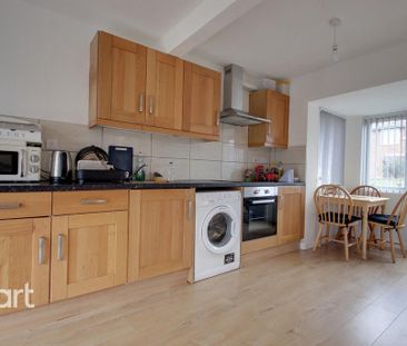 1 bedroom coach house to rent - Photo 2