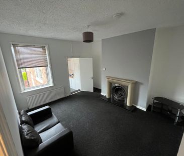 5 bedroom maisonette to rent - Photo 1