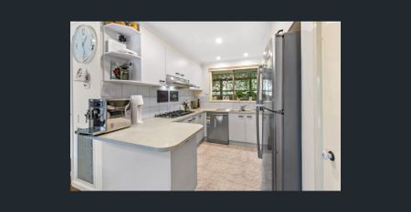 Spacious & Convenient Family Living in Prime Berwick Location - Photo 2