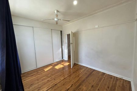 Three Bedroom Family Home! - Photo 3