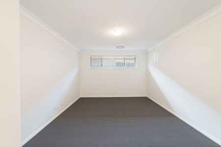 Family Home in the Heart of Chisholm - Photo 2