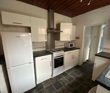 3 bedroom terraced house to rent - Photo 6