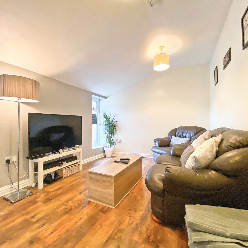 High Street, Aldershot, GU12 - Photo 1