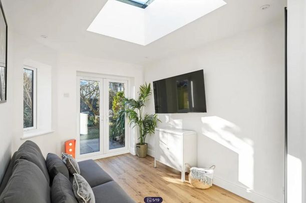 8 bedroom house to rent - Photo 1