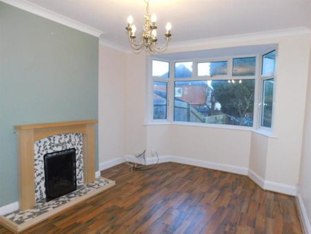3 bedroom semi-detached house to rent - Photo 3