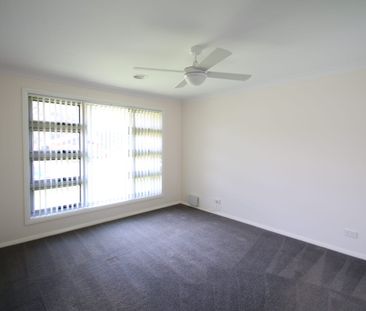 3 Bedroom Home in Paterson Gardens - Photo 4