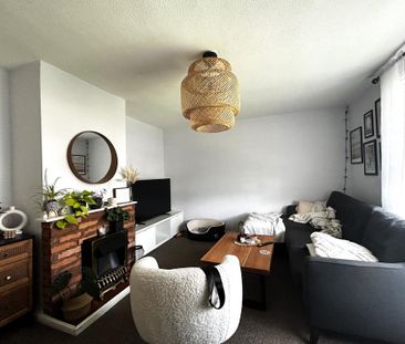 2 bedroom terraced house to rent - Photo 2