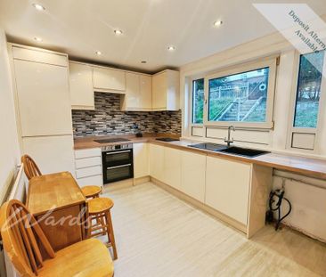 4 bedroom semi-detached house to rent - Photo 3