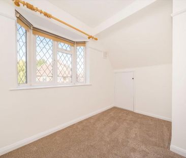 4 bedroom semi-detached house to rent - Photo 5
