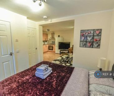 Studio to rent - Photo 3