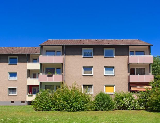 Gemütliche 3 - Zimmer Wohnung mit neuem Laminatboden, neuem Duschbad und Balkon - Foto 1