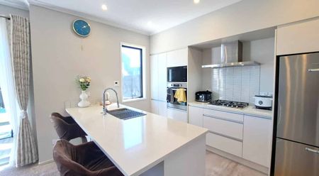 Fabulous Family House - Photo 2