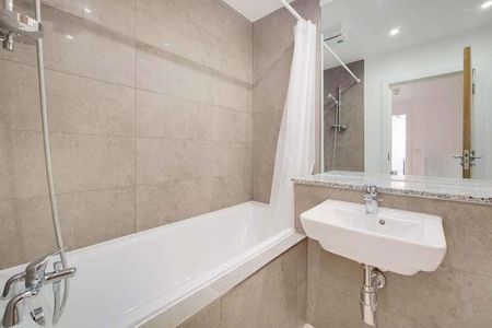 Building, Woolwich Riverside, SE18 - Photo 2