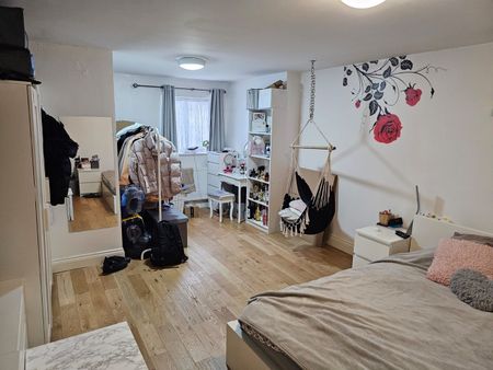 Best HMO in Greenford Room 5 - Photo 3