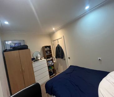 Room in a Shared Flat, Discovery Dock Apartments East, E14 - Photo 3