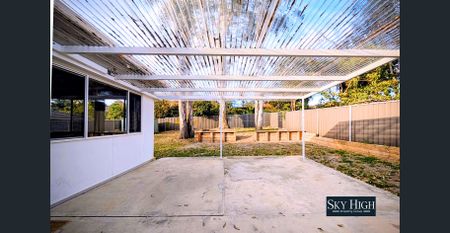 Recently Renovated Single-Level Family Home in Kings Langley - Photo 3