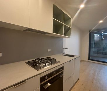 LUXURY APARTMENT LIVING IN BRUNSWICK! - Photo 4