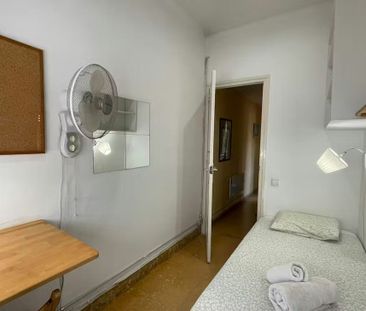 Carrer de Terol, Barcelona, Catalonia 08012 - Photo 2