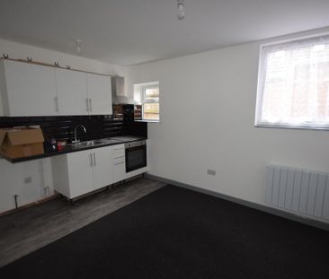 1 bedroom ground floor flat to rent - Photo 4