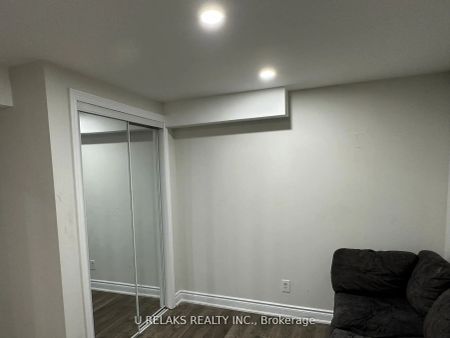 640 Farwell Crescent #Basement - Photo 2