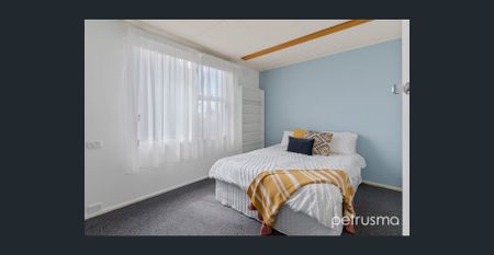 Convenient Living on a Generous Block - Photo 4