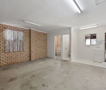 Spacious Family Home for Rent in Mount Pleasant, QLD 4740 - Photo 5