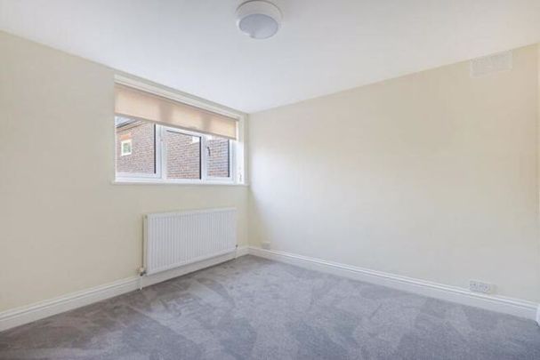 Headley Road Grayshott, Hindhead - 2 bedrooms Property for lettings - Seymours - Photo 1