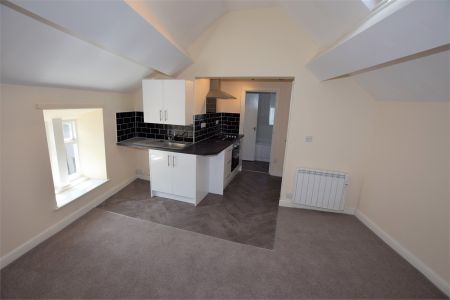 2 Bedroom Flat - Photo 4