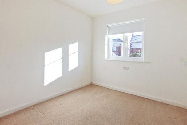 3 bedroom end of terrace house to rent - Photo 1