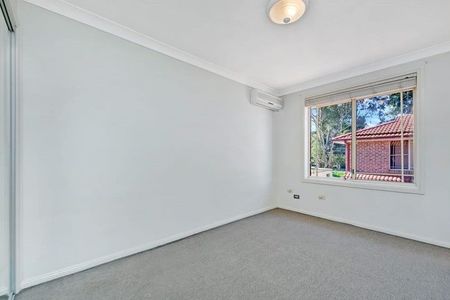 Spacious Three Bedroom House in Great Location - Photo 2