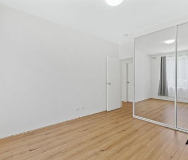 Updated And Spacious Two Bedroom Apartment, Conveniently Located On... - Photo 1