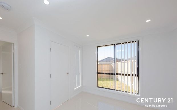 Walk to School - Photo 1