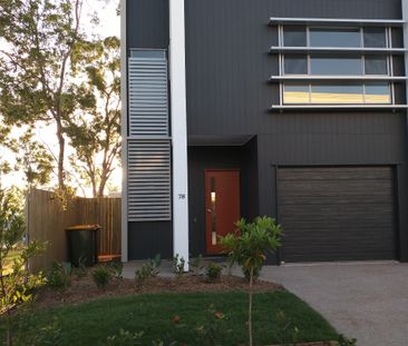 Modern Generously Proportioned Townhouse in Convenient Location $740. 00 PW - Photo 6