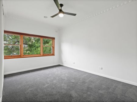 Newly Renovated Home In Sought After East Albury - Photo 3