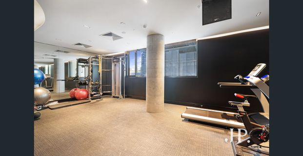 *Fully Furnished* Brand New Four- Bedroom Apartment in Prime Box Hill Location - Photo 1